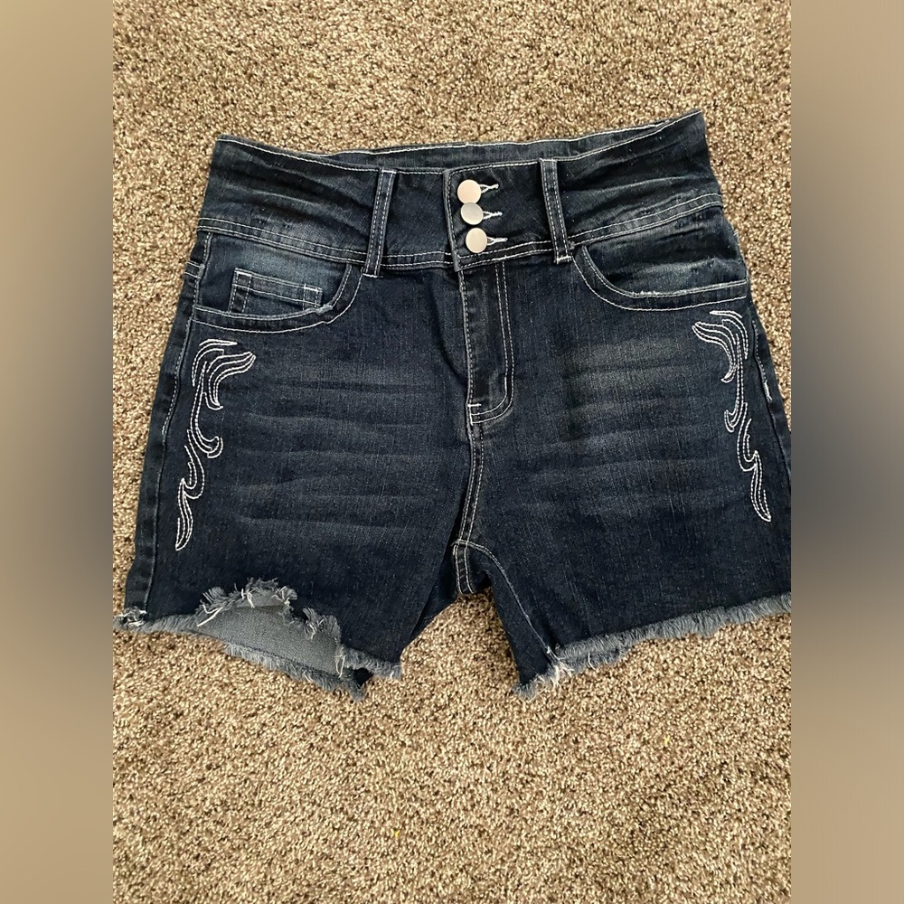 Woman’s Jean shorts size large